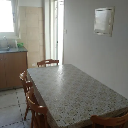 One Bedroom Lägenhet Larnaca